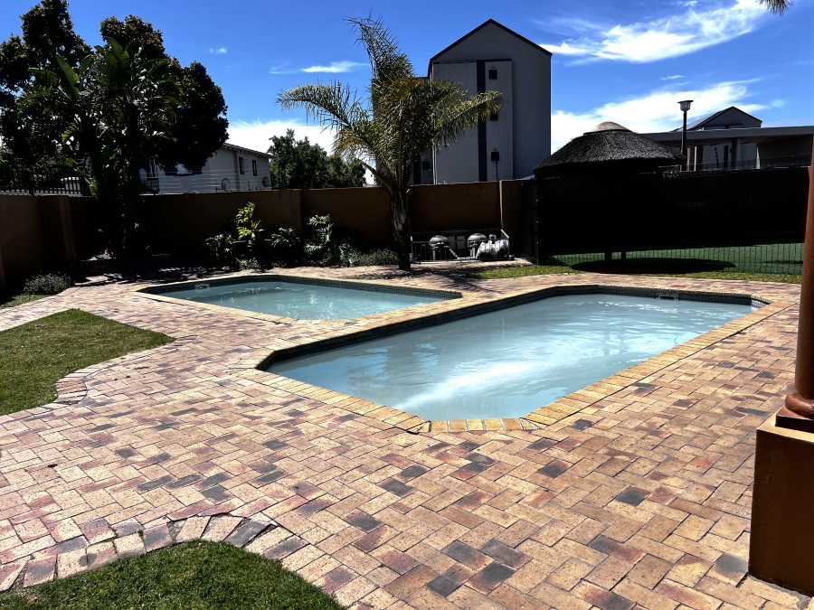 To Let 2 Bedroom Property for Rent in Parklands Western Cape